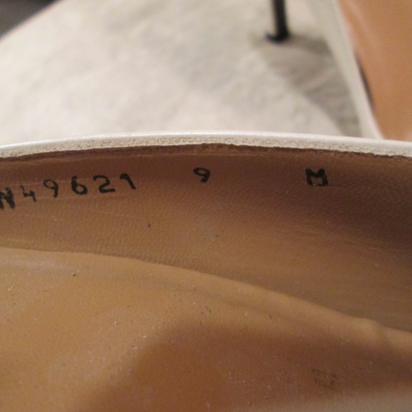 Stuart Weiztman women's satin pearl pump pointy shoes Sz 9 - Picture 4 of 16